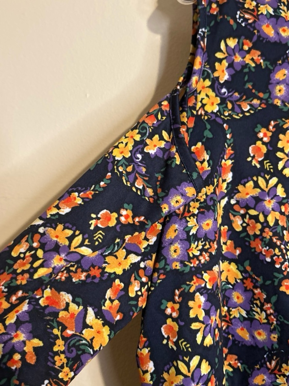 Roz & Ali Navy Cold-Shoulder V-Neck Top with Purple & Yellow Floral Print - Picture 5 of 7